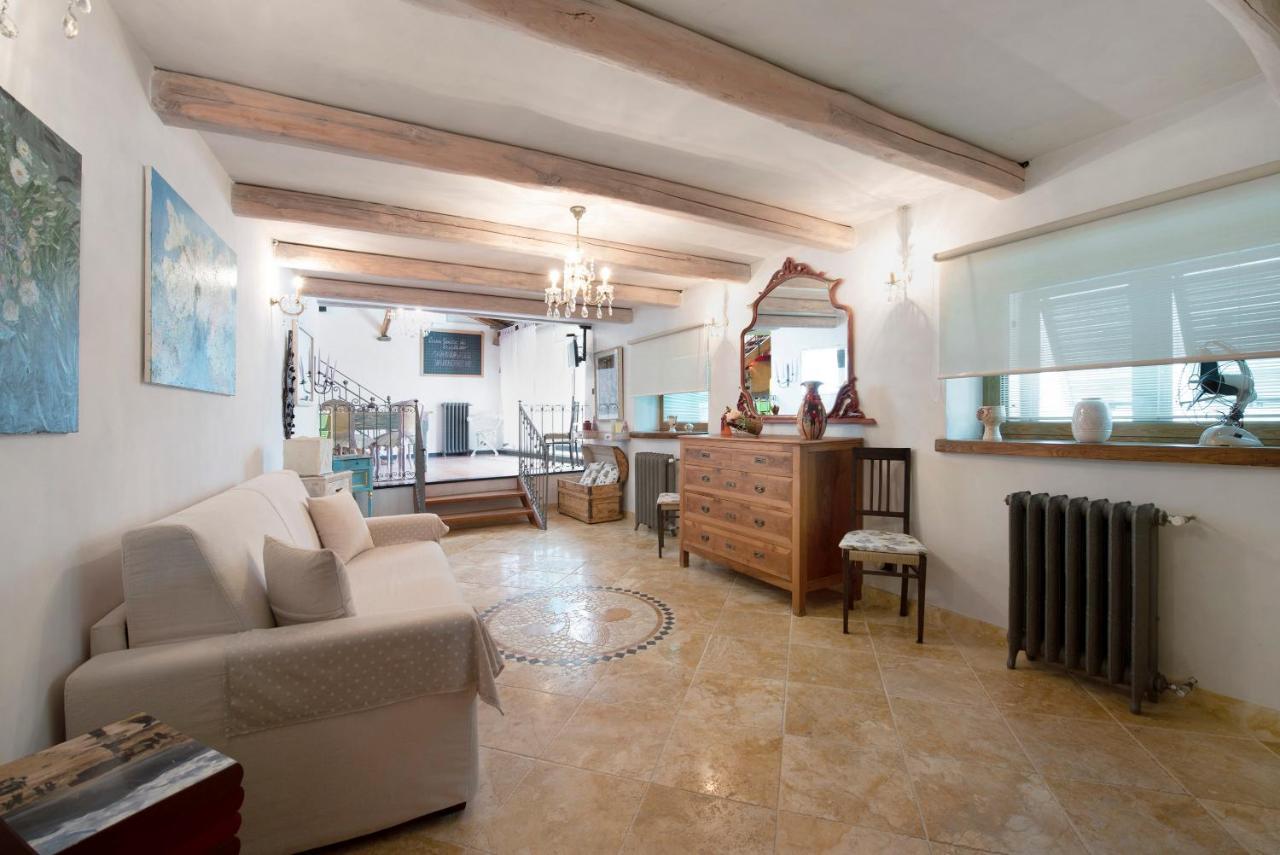 Casa Gocce Di Cristallo 瓦拉泽 外观 照片