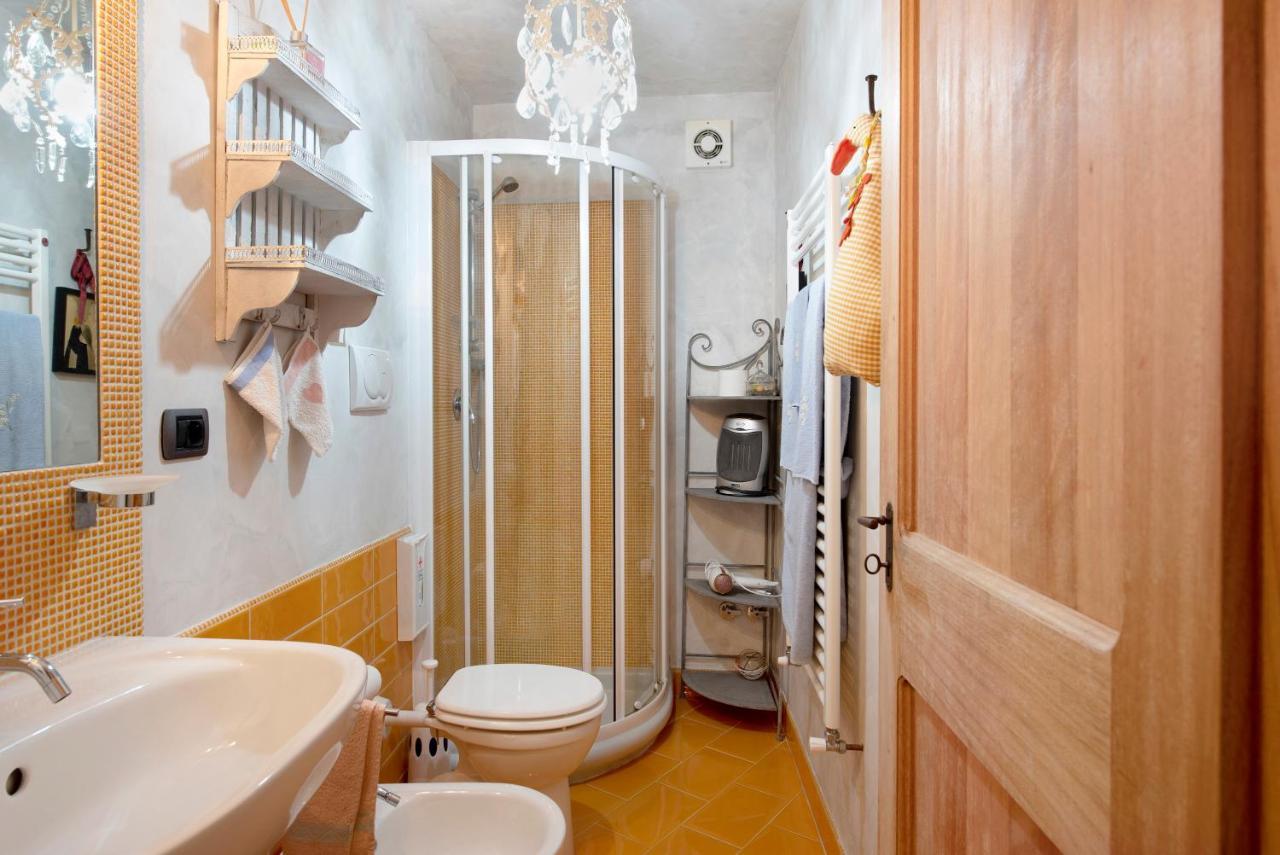 Casa Gocce Di Cristallo 瓦拉泽 外观 照片